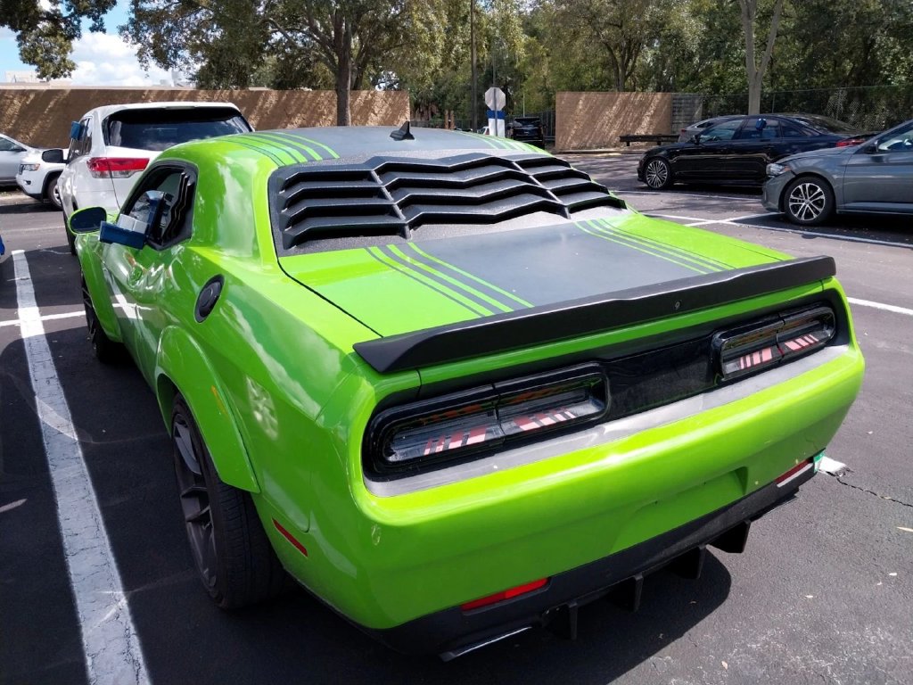 Dodge Challenger photo 4