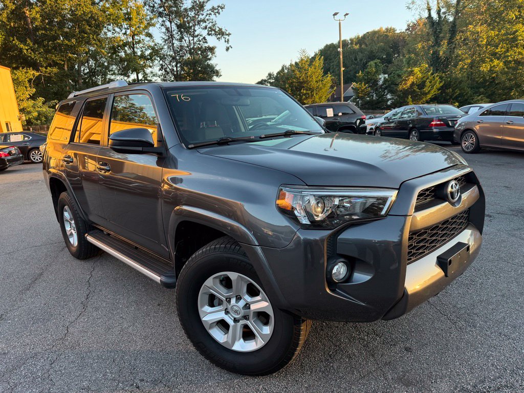 Photo 2 of this Toyota 4Runner