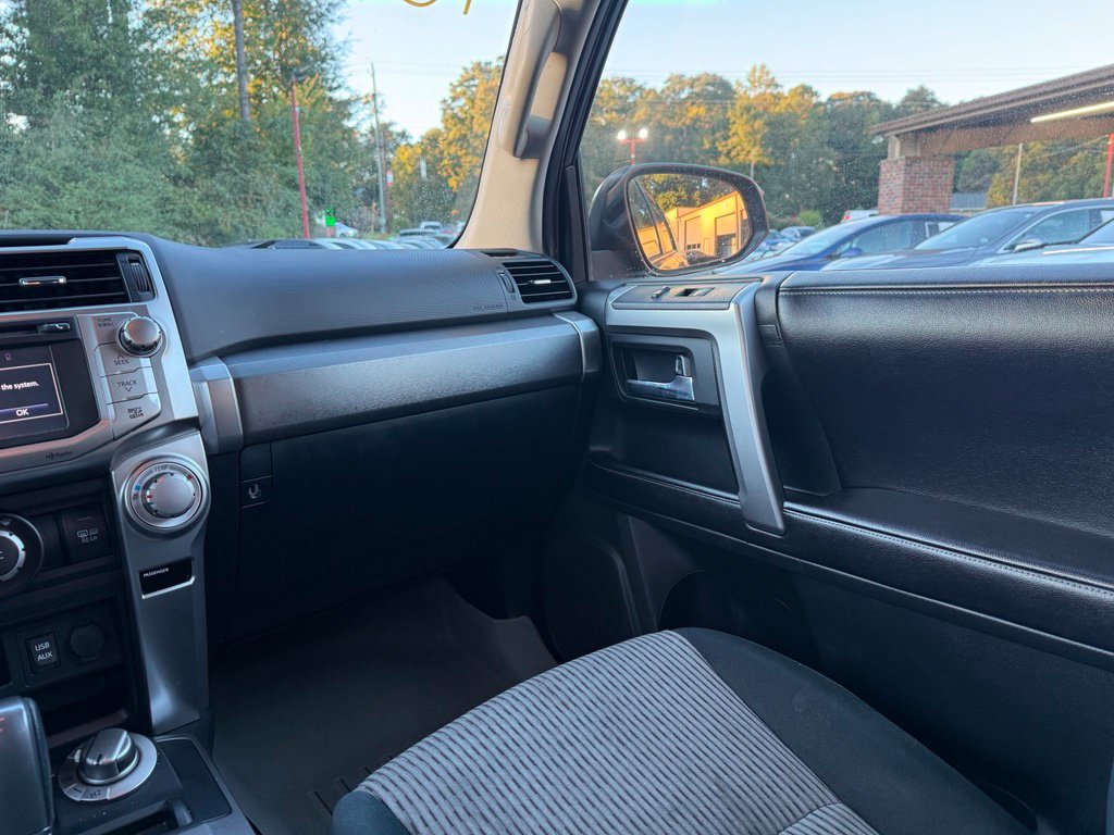 Photo 12 of this Toyota 4Runner