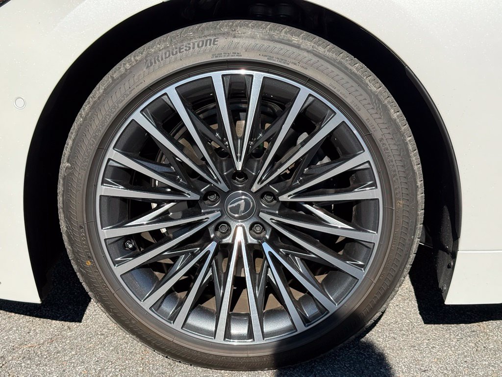 Photo 7 of this Lexus LS 500