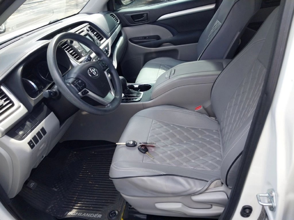 Toyota Highlander photo 6