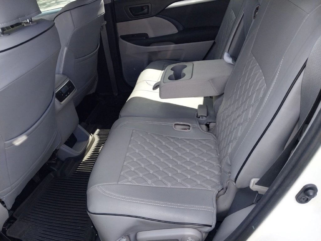 Toyota Highlander photo 7