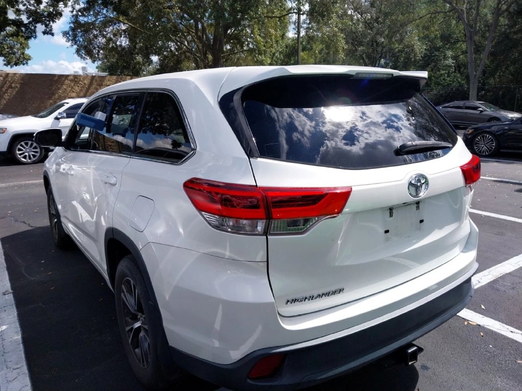 Toyota Highlander photo 4