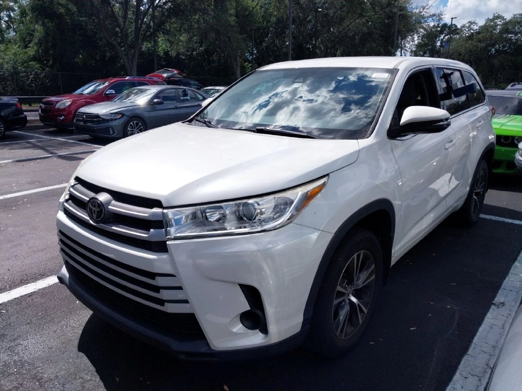 Toyota Highlander photo 2