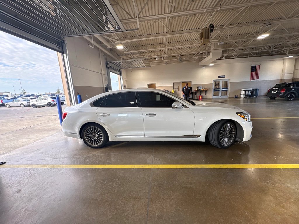 Photo 5 of this Kia K900