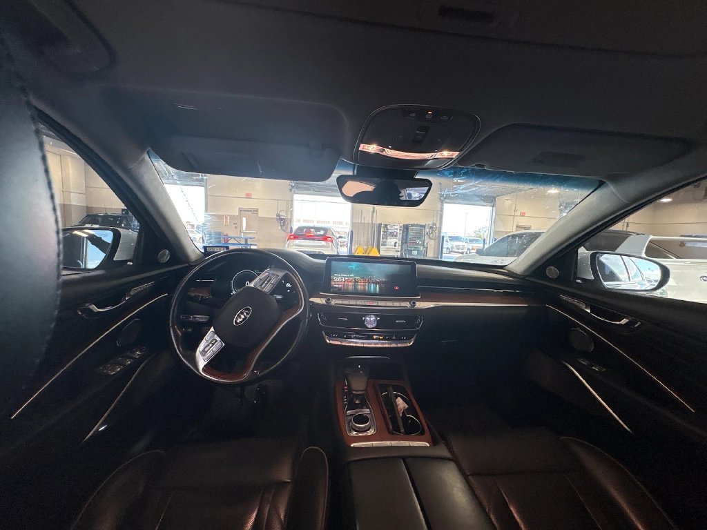 Photo 8 of this Kia K900