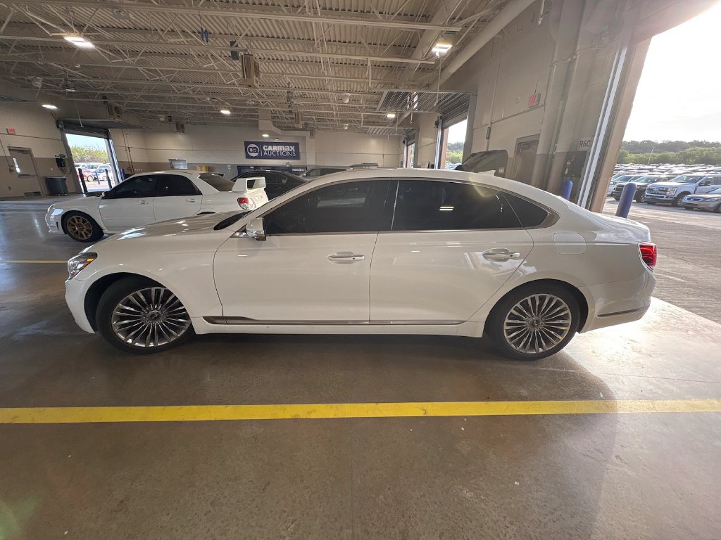 Photo 4 of this Kia K900