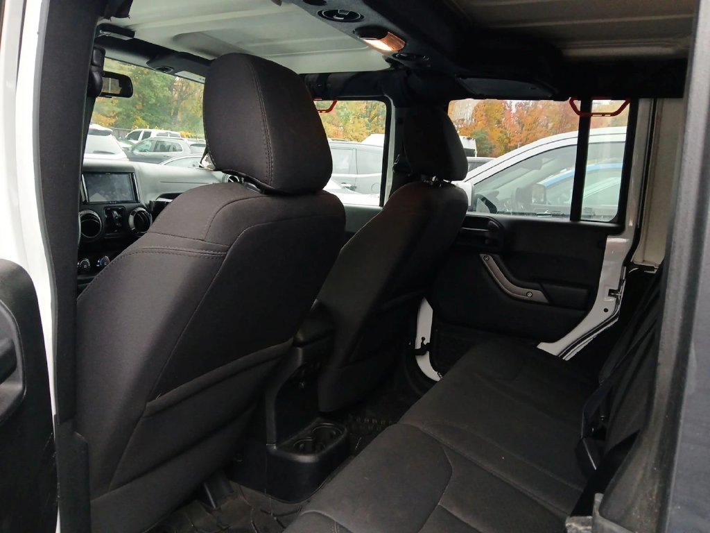 Jeep Wrangler photo 7