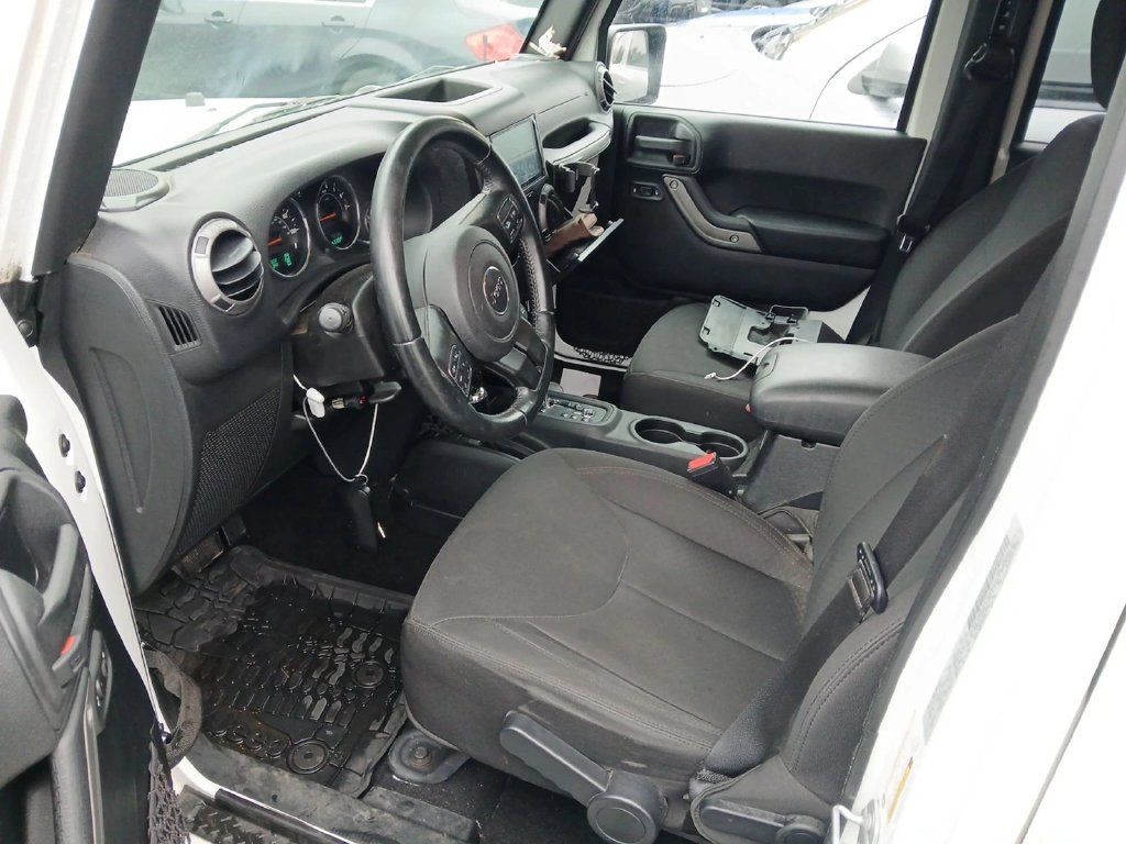 Jeep Wrangler photo 6