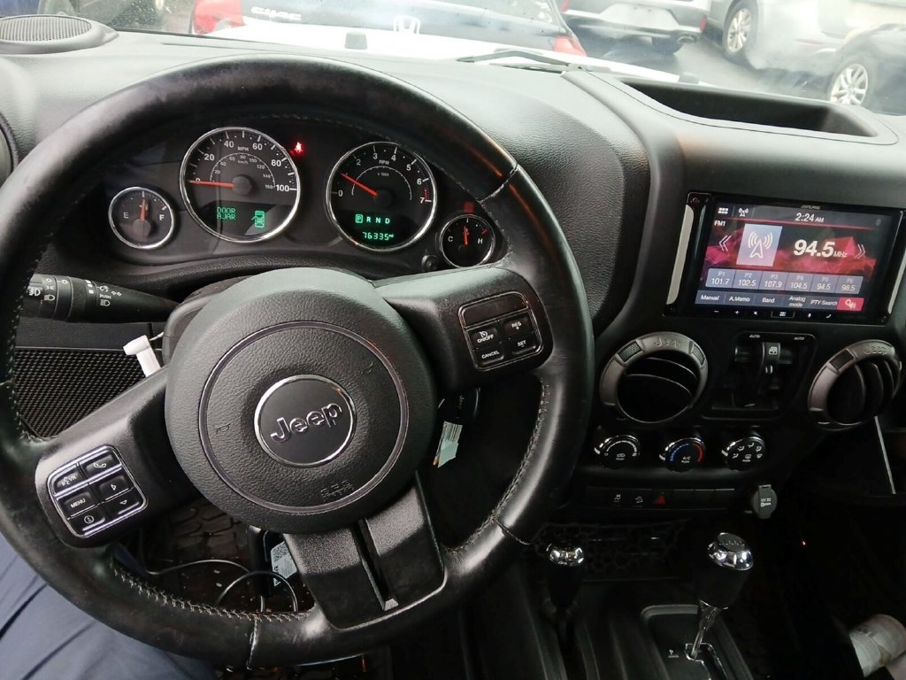 Jeep Wrangler photo 8