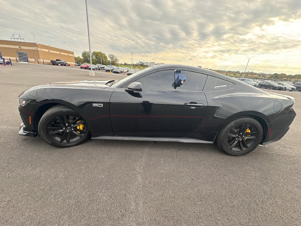 Ford Mustang photo 5