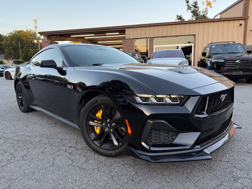 Photo 2 of this Ford Mustang
