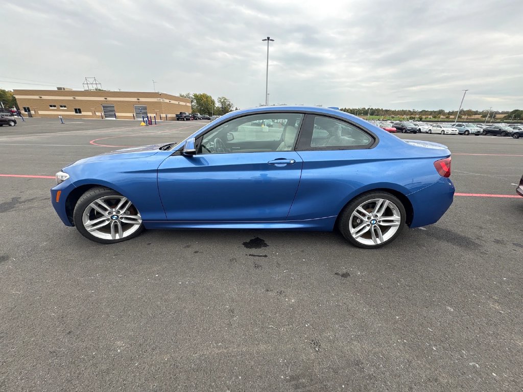 BMW 2 Series photo 5