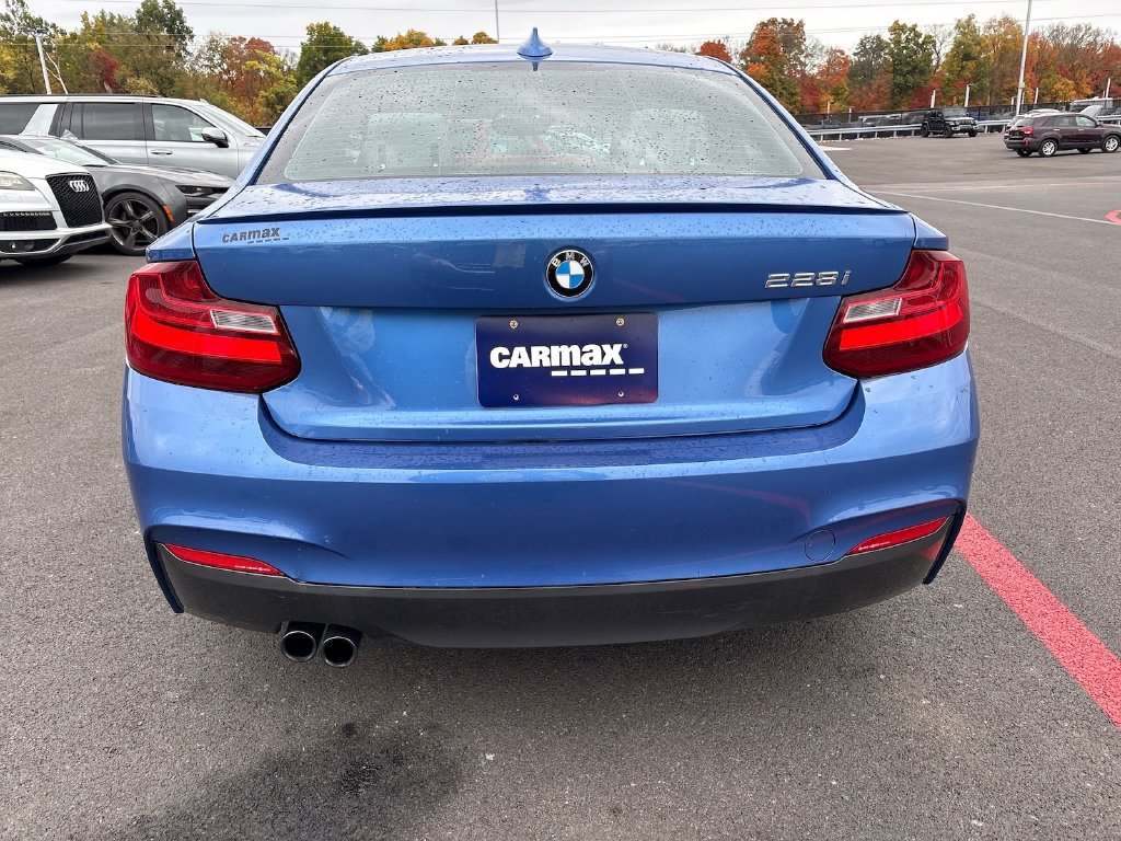 BMW 2 Series photo 8