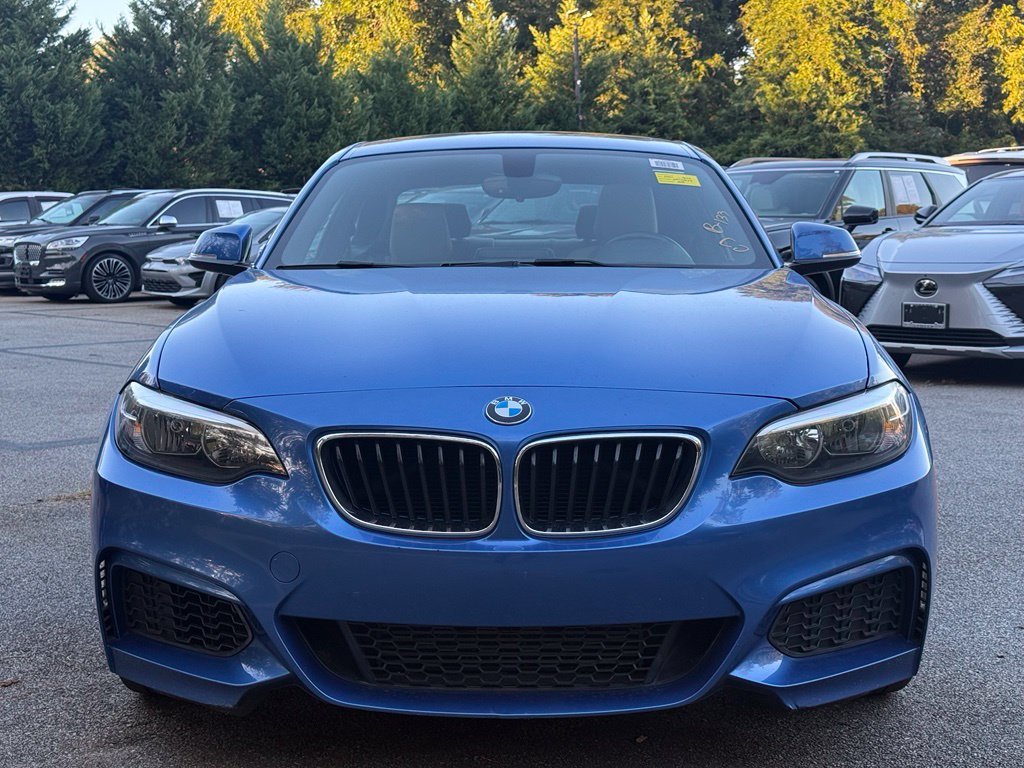 Photo 3 of this BMW 2 Series
