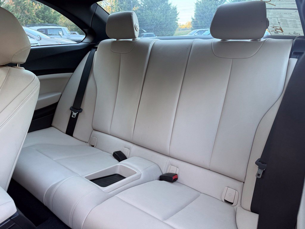 Photo 7 of this BMW 2 Series