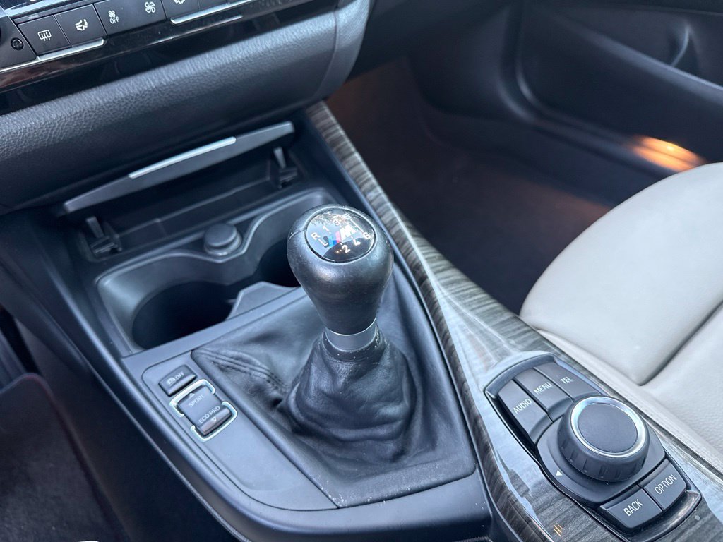 Photo 14 of this BMW 2 Series
