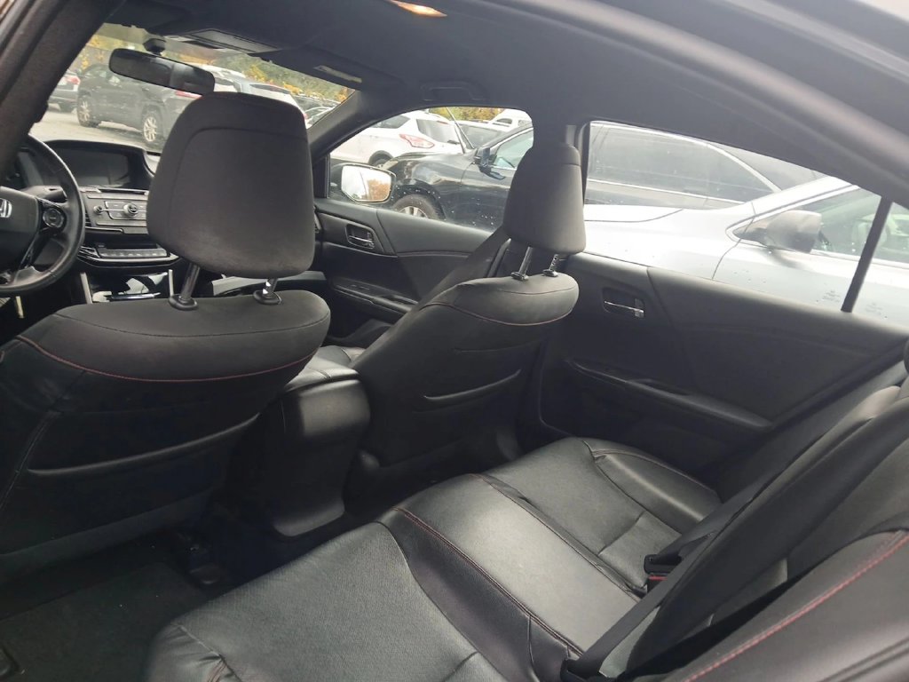Honda Accord photo 7