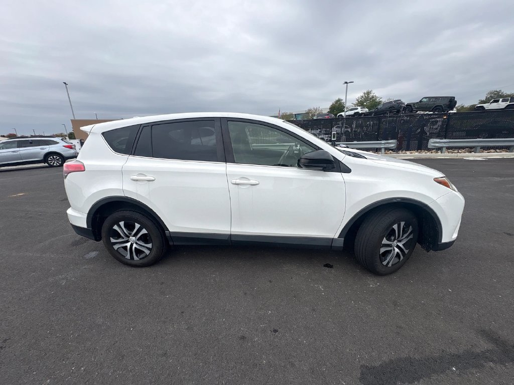 Toyota RAV4 photo 6