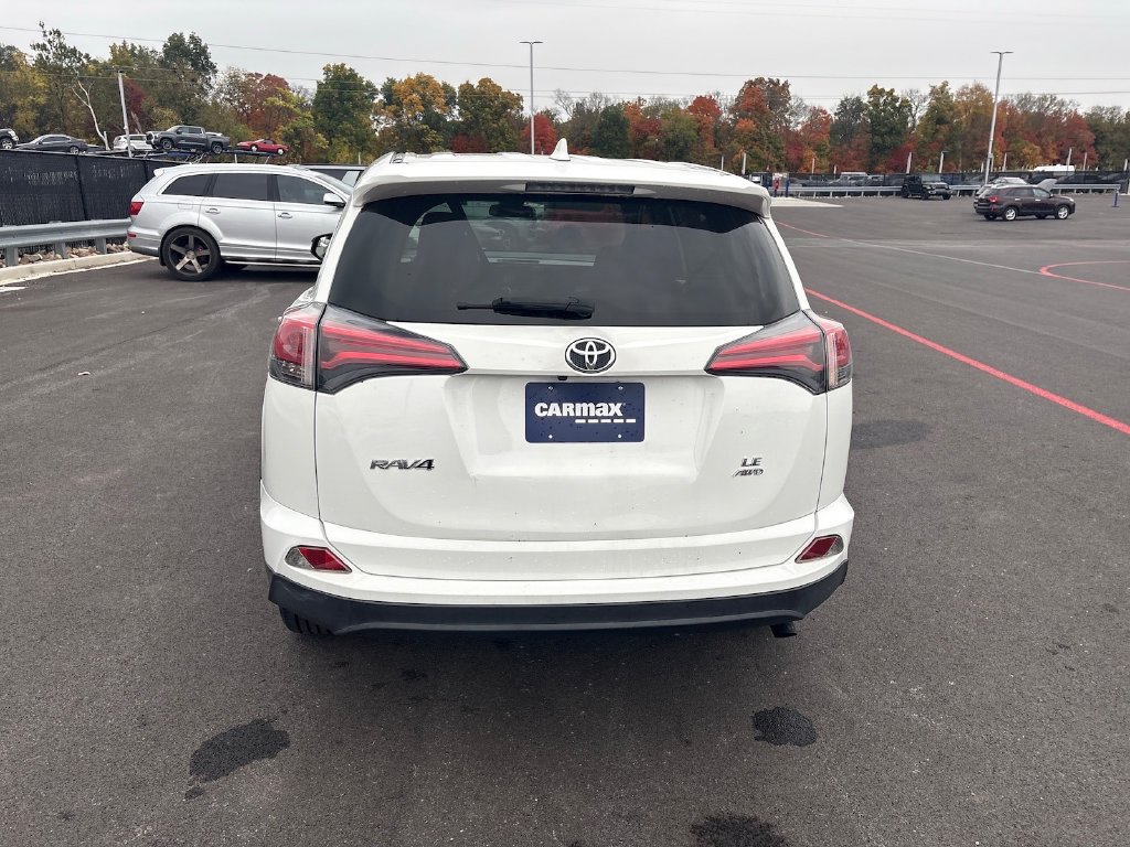 Toyota RAV4 photo 8