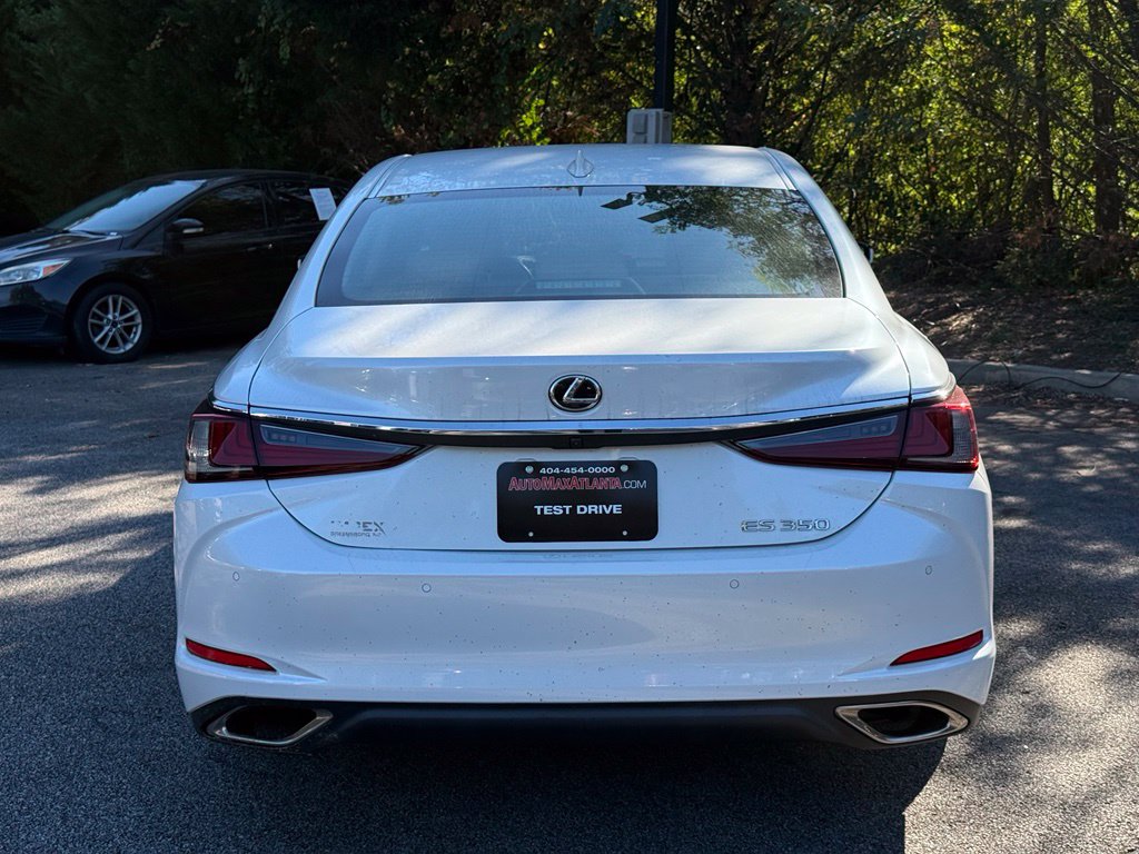 Photo 6 of this Lexus ES 350