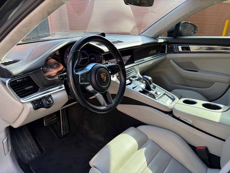 2017 Porsche Panamera Turbo - Photo 3
