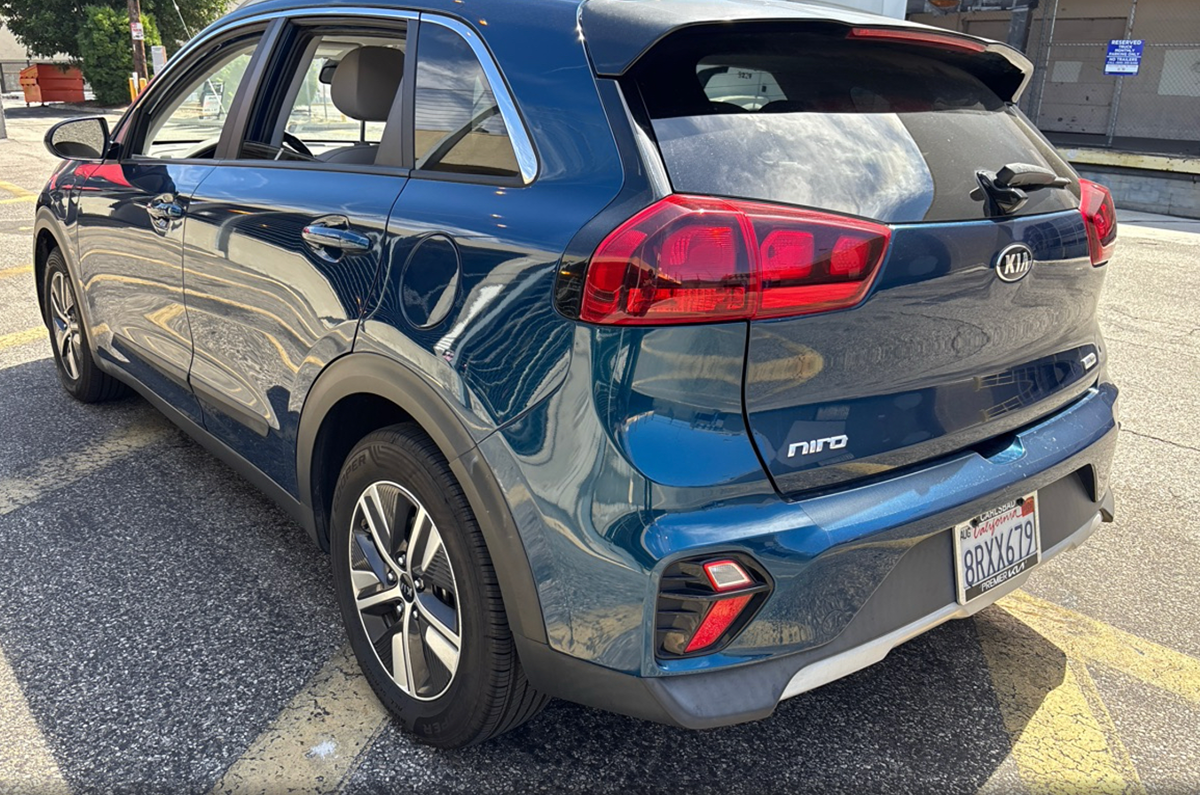 2020 Kia Niro LXS - Photo 2