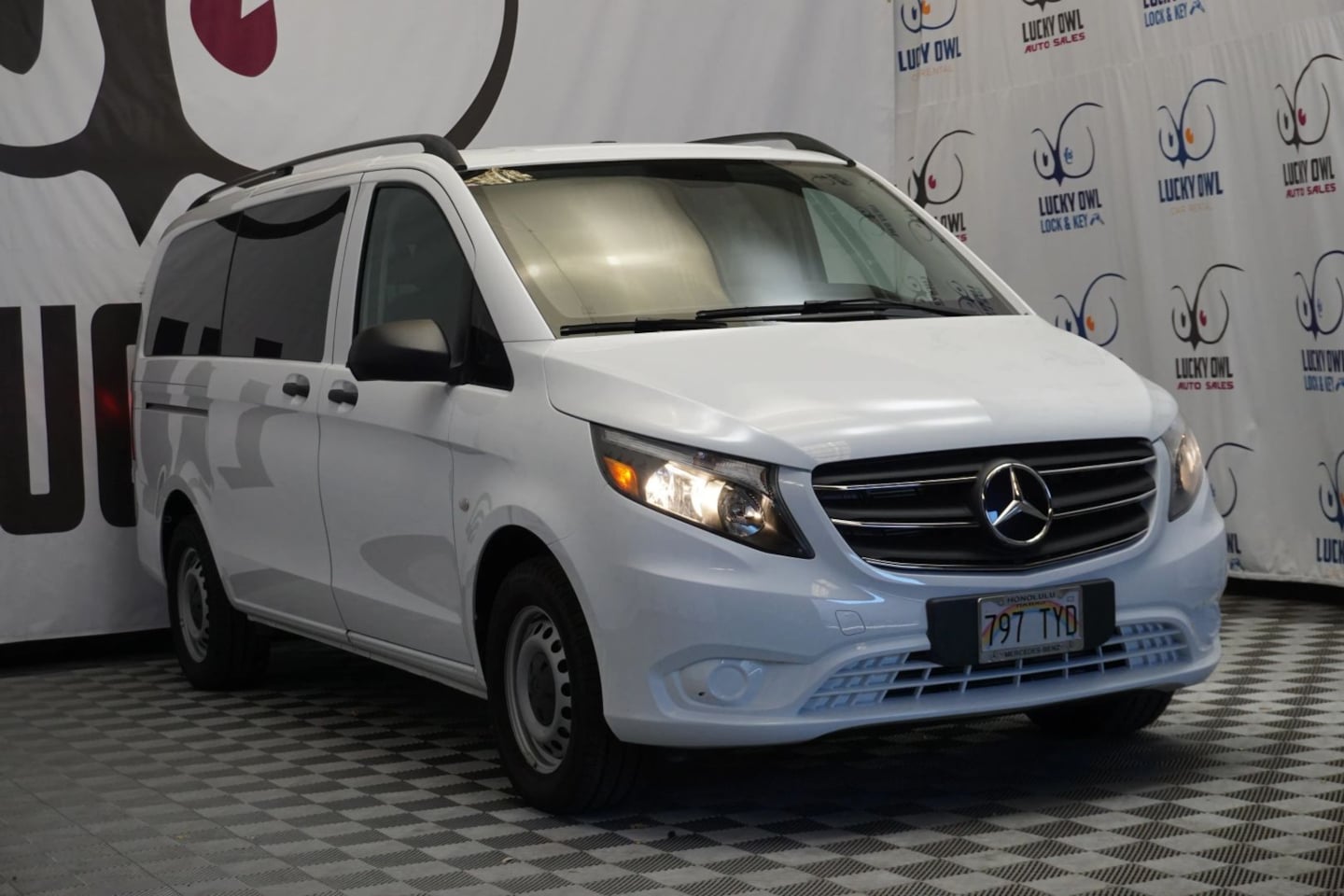 2023 Mercedes Benz Metris Passenger Van photo 3