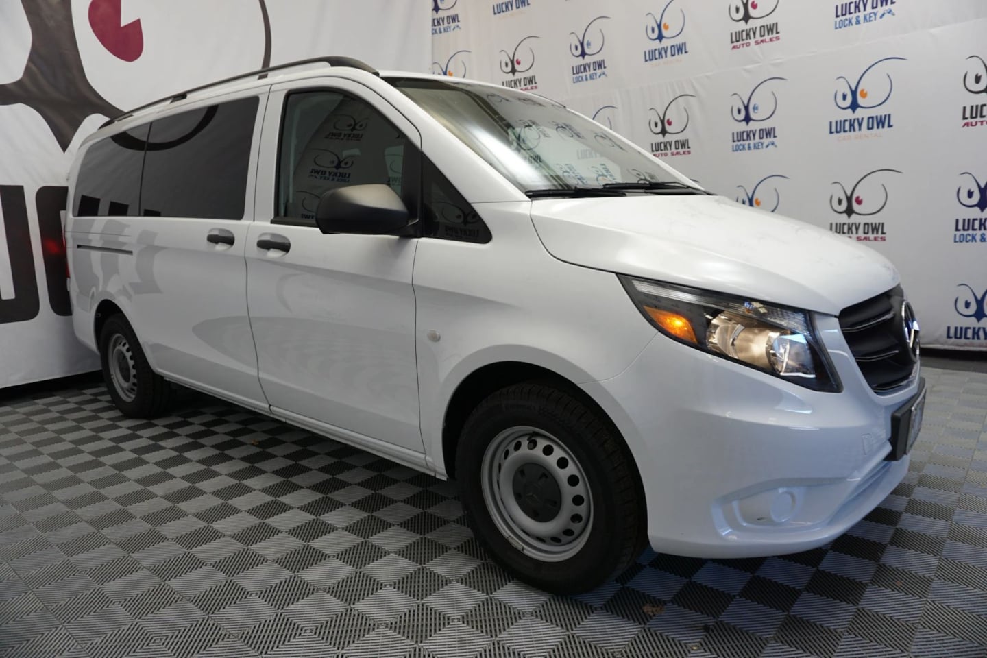 2023 Mercedes Benz Metris Passenger Van photo 4