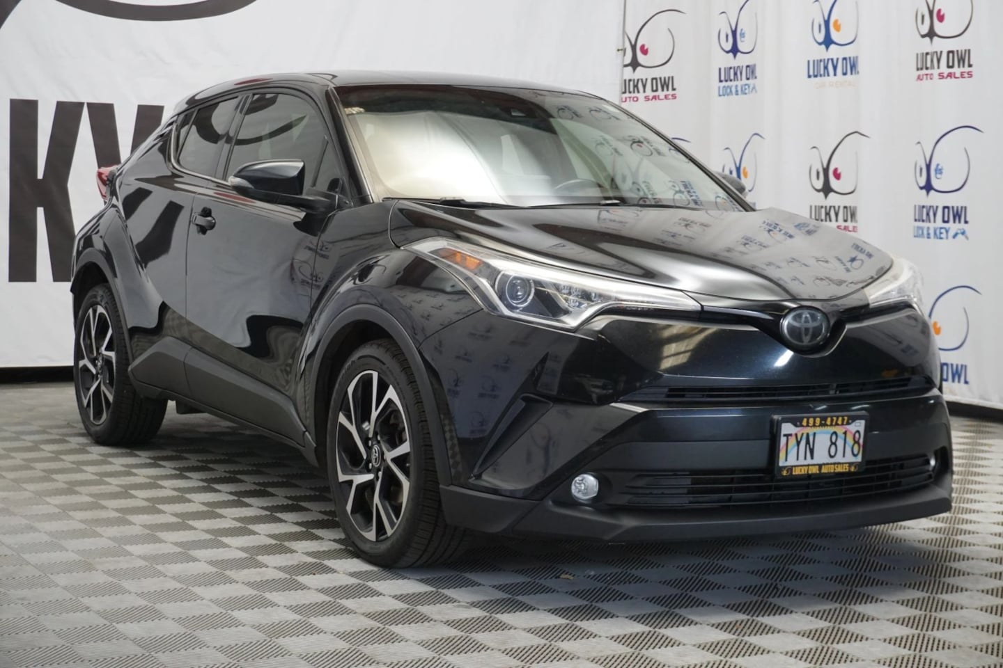 2019 Toyota C-HR LE photo 3