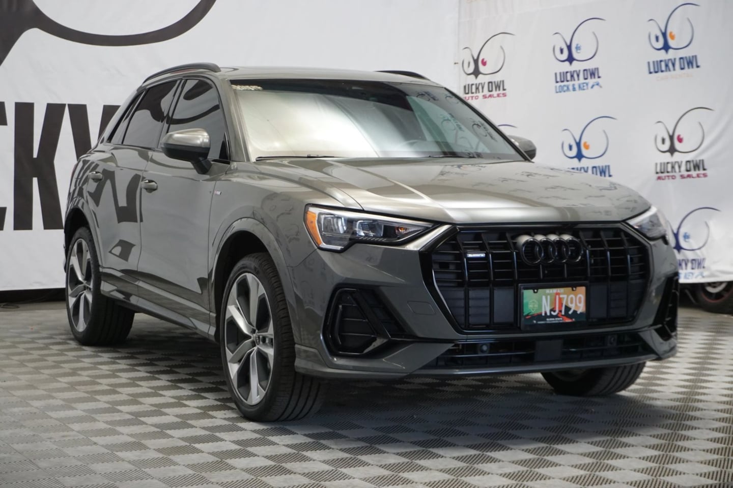 2021 Audi Q3 S line Premium photo 3