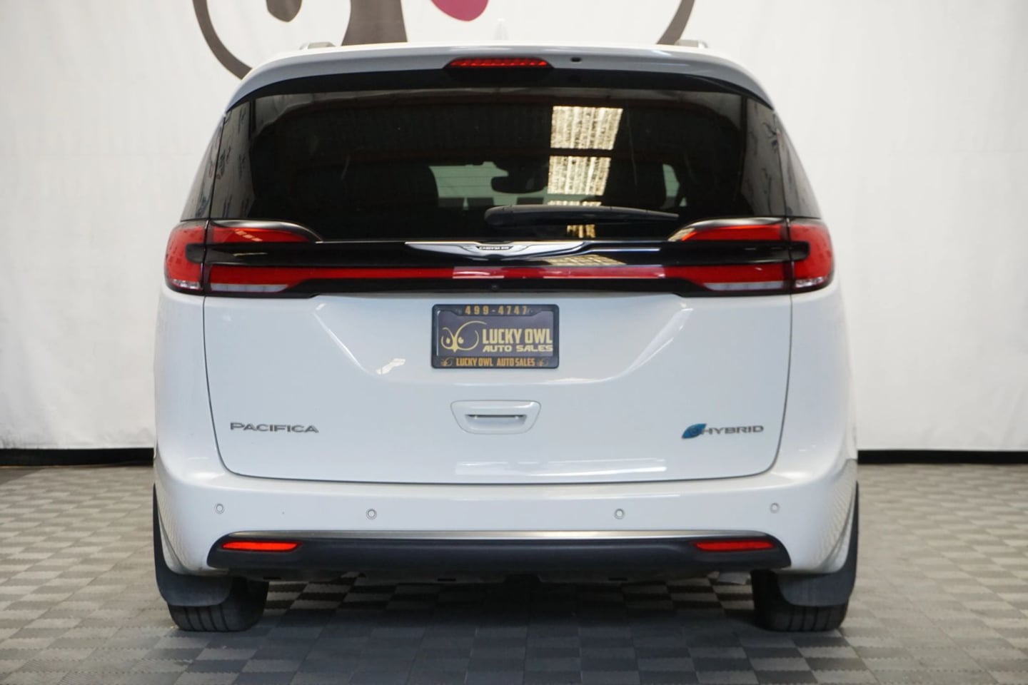 2022 Chrysler Pacifica Hybrid Pinnacle photo 3