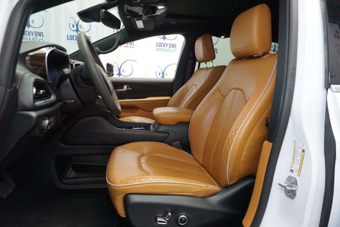 2022 Chrysler Pacifica Hybrid Pinnacle photo 4