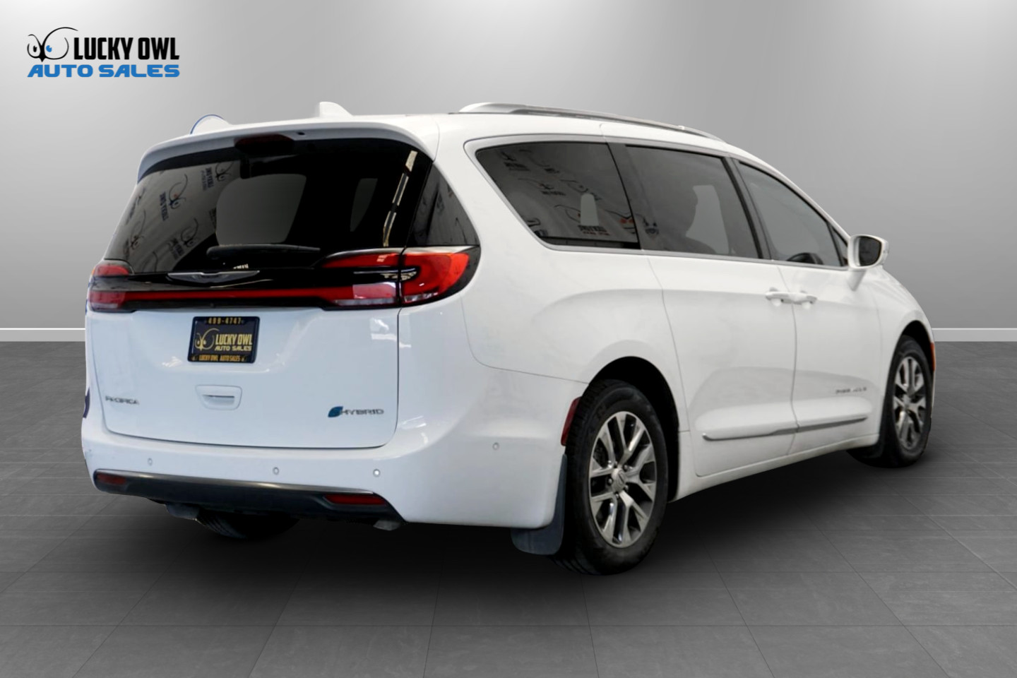 2022 Chrysler Pacifica Hybrid Pinnacle Hybrid - Photo 5