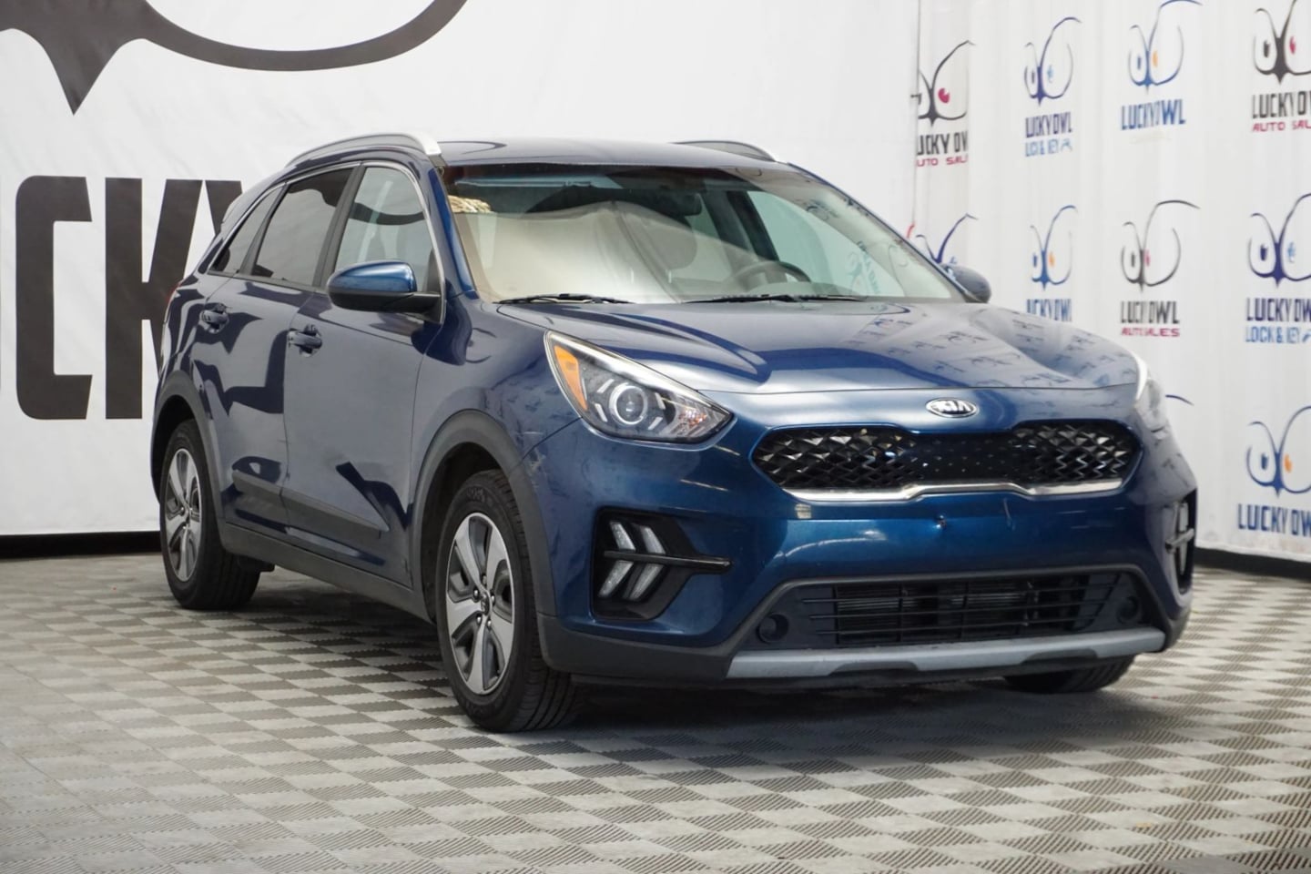 2021 Kia Niro LX photo 3