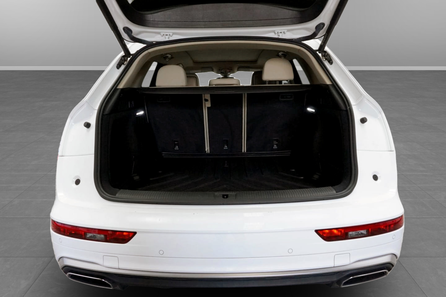 2022 Audi Q5 Premium - Photo 11