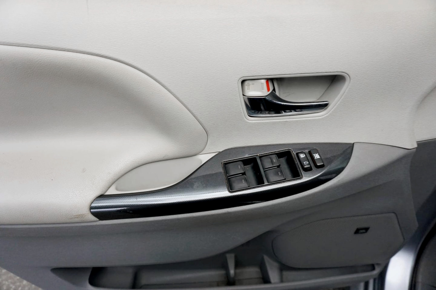 2014 Toyota Sienna SE - Photo 13