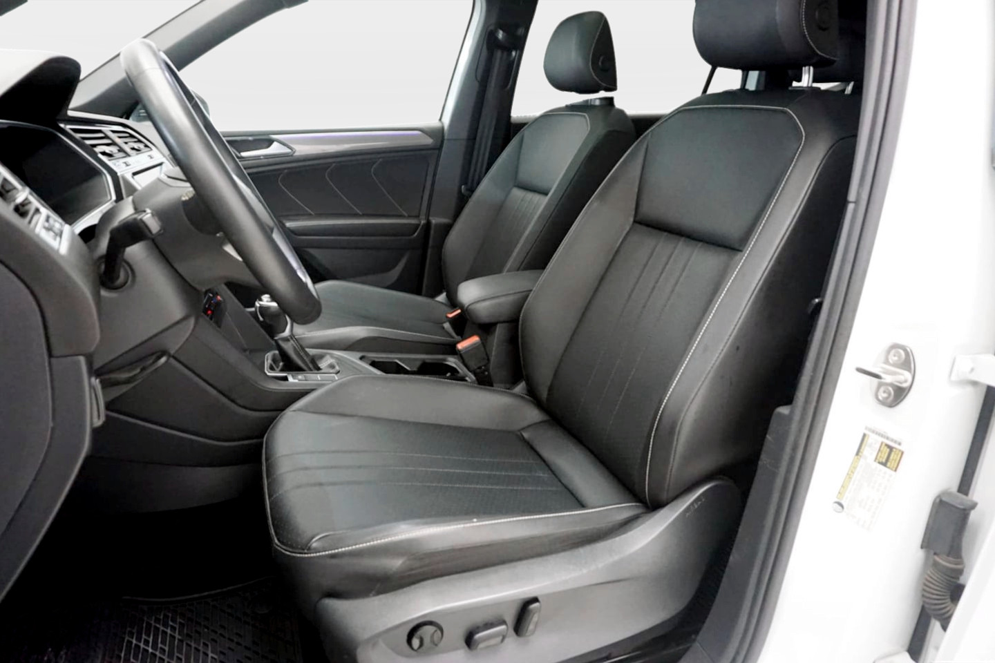 2023 Volkswagen Tiguan SE R-LINE BLACK - Photo 12