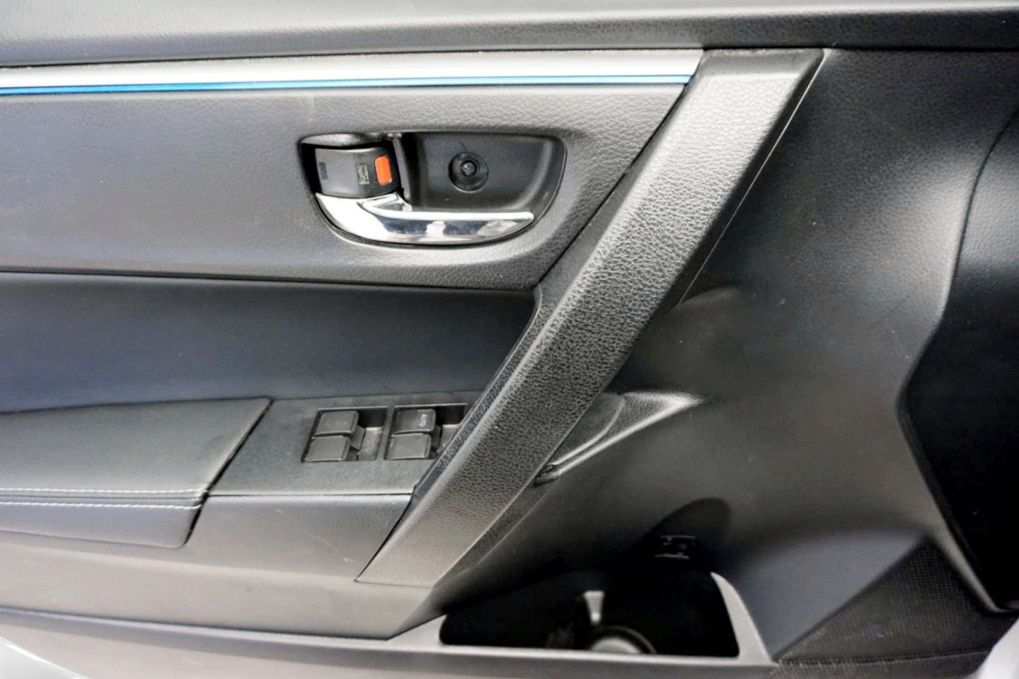 2016 Toyota Corolla S - Photo 10