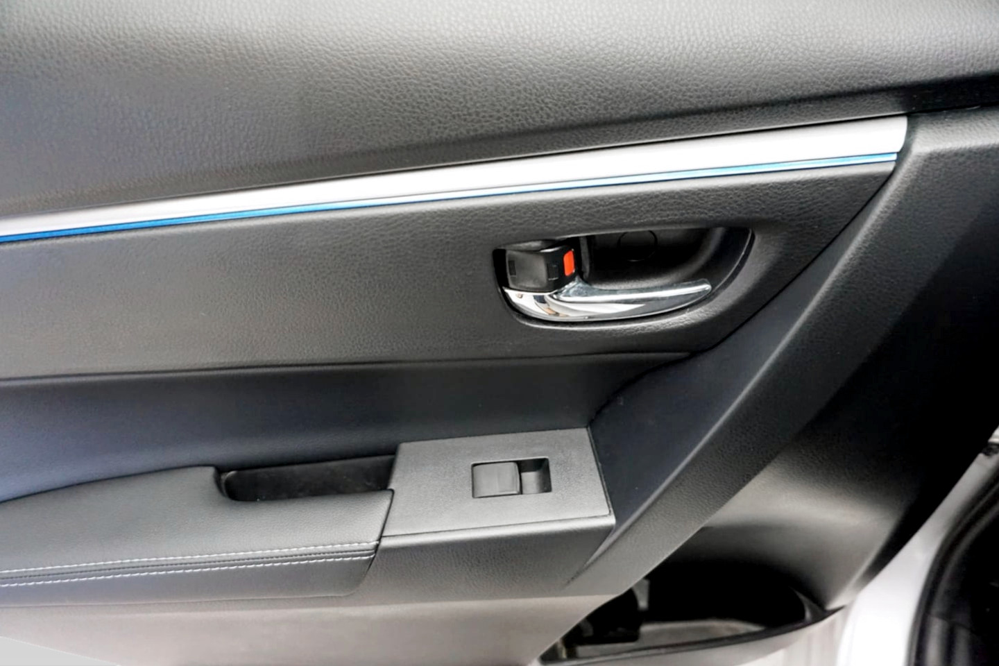 2016 Toyota Corolla S - Photo 14