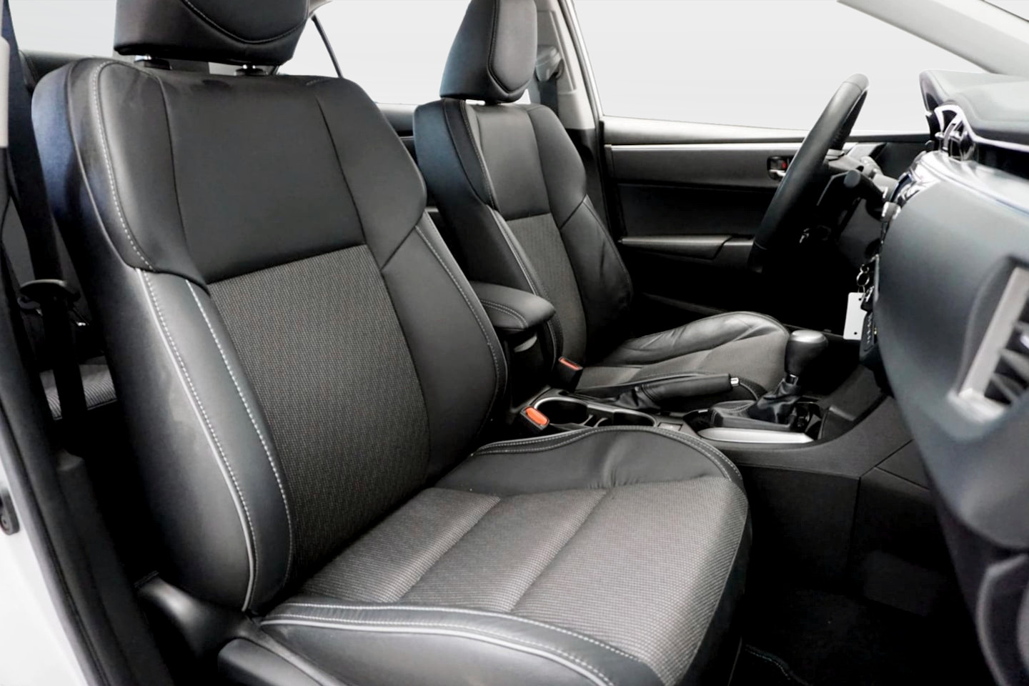2016 Toyota Corolla S - Photo 20