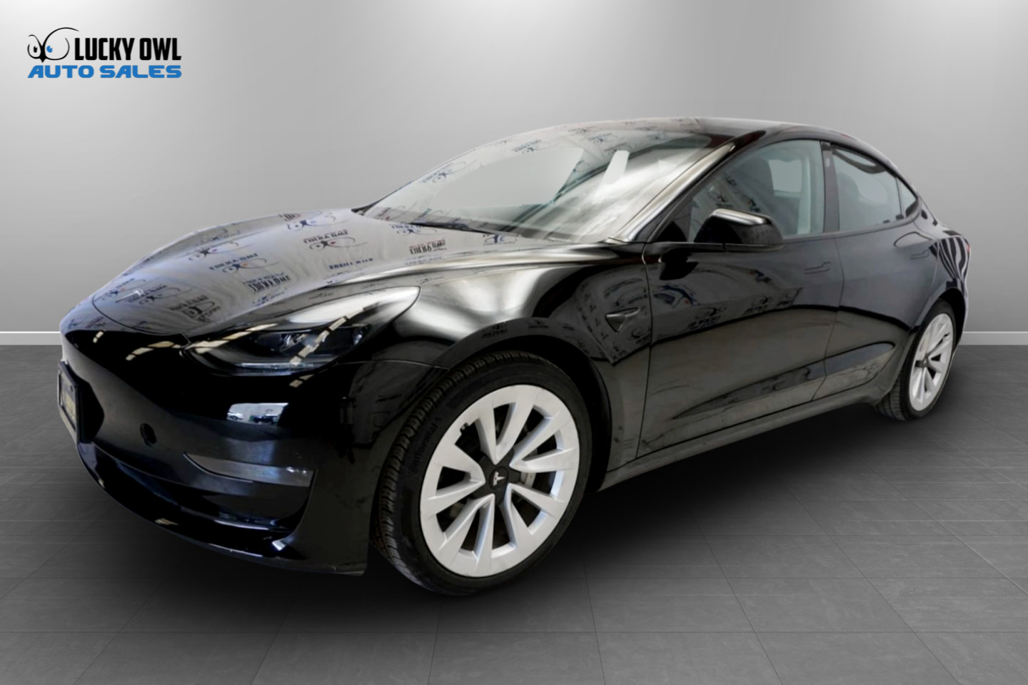 View vehicle photo 5