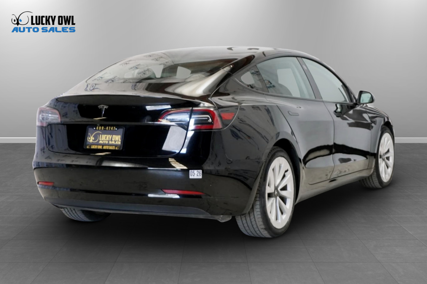 View vehicle photo 6