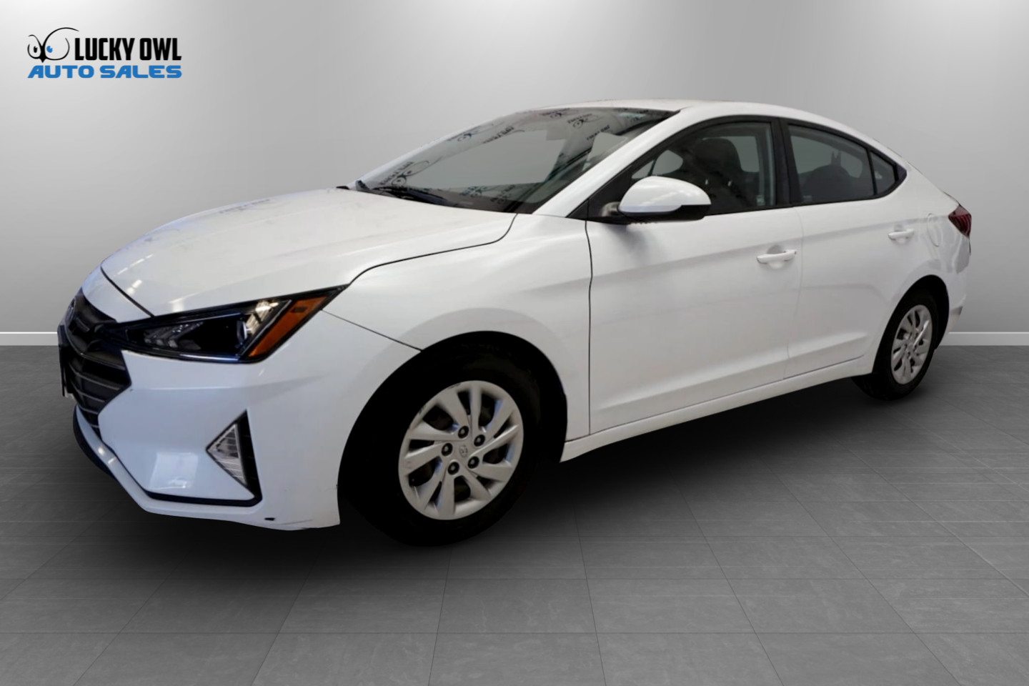 Photo 24 of this Hyundai Elantra