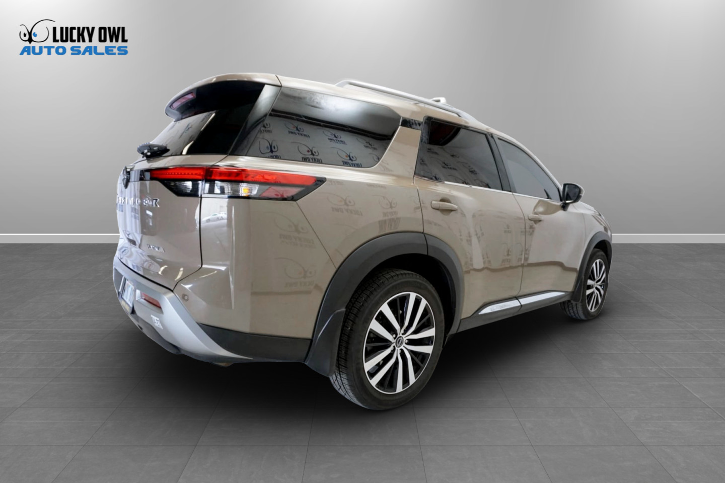 Photo 8 of this Nissan Pathfinder