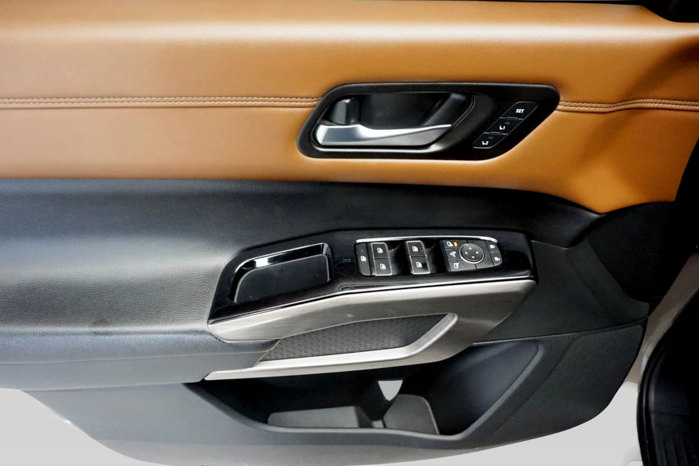 Photo 10 of this Nissan Pathfinder