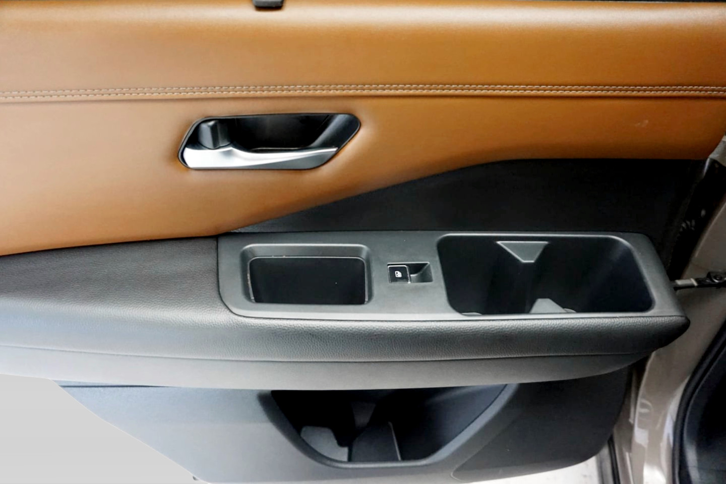 Photo 14 of this Nissan Pathfinder