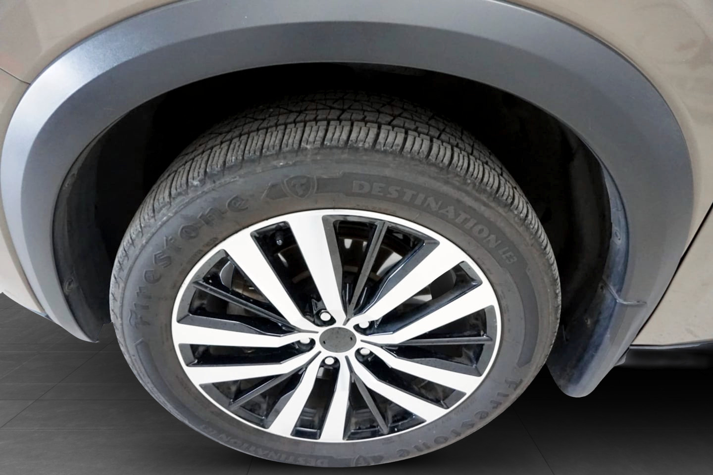 Photo 31 of this Nissan Pathfinder