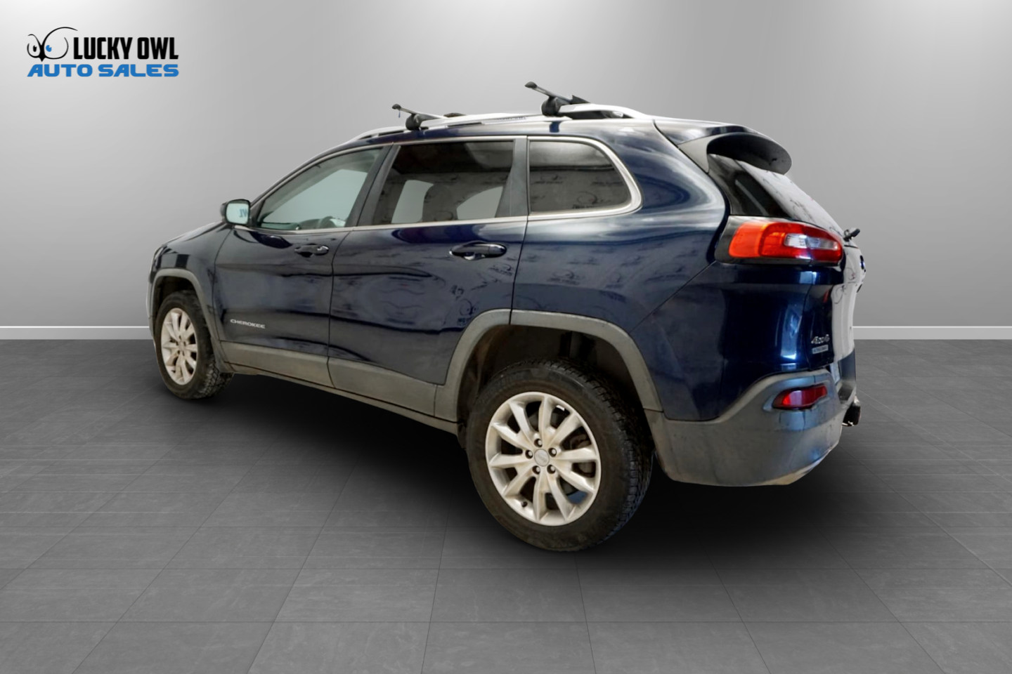 Photo 7 of this Jeep Cherokee
