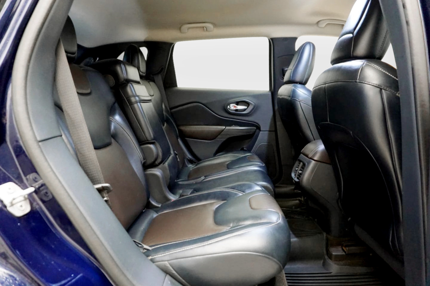 Photo 18 of this Jeep Cherokee